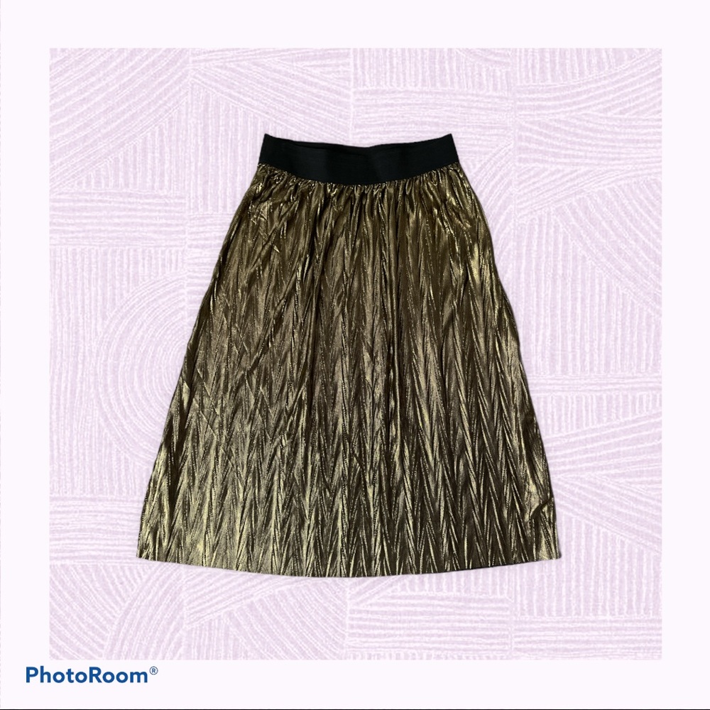 Golden midi skirt ✨